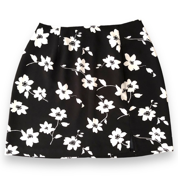 Vintage Dresses & Skirts - Vintage 90s Floral Mini Skirt
